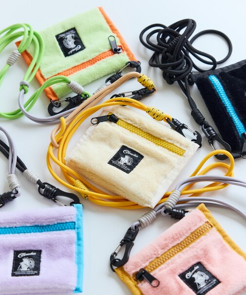 別注Fluffy wallet pouch