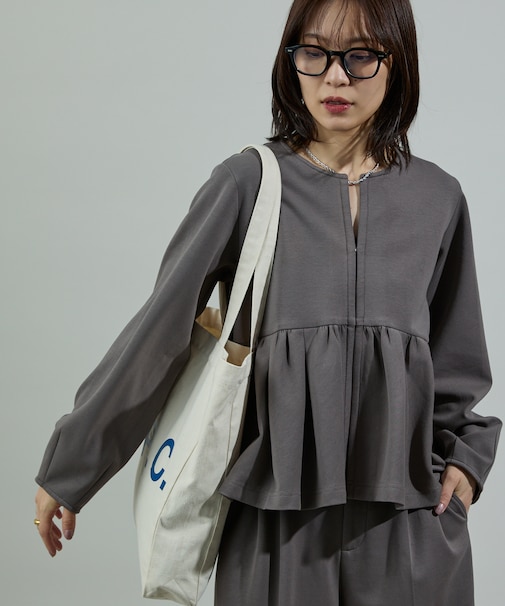 ダンボール ペプラム カーディガン セットアップ