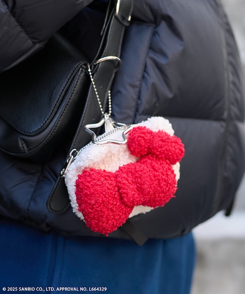 ”HELLOKITTY” もこもこ チャームポーチ