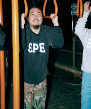 SPE × FREAK'S リフレクタープリント クルーネックTシャツ