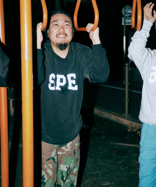 SPE × FREAK'S リフレクタープリント クルーネックTシャツ