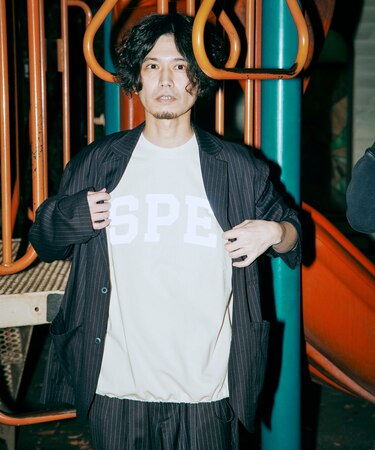 SPE × FREAK'S リフレクタープリント クルーネックTシャツ