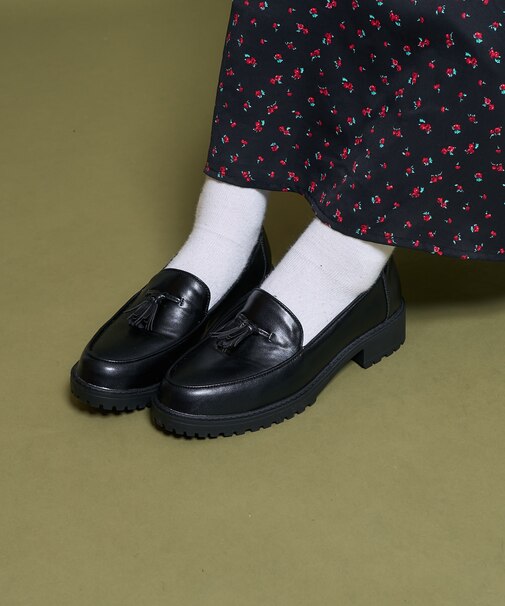 タッセルローファー