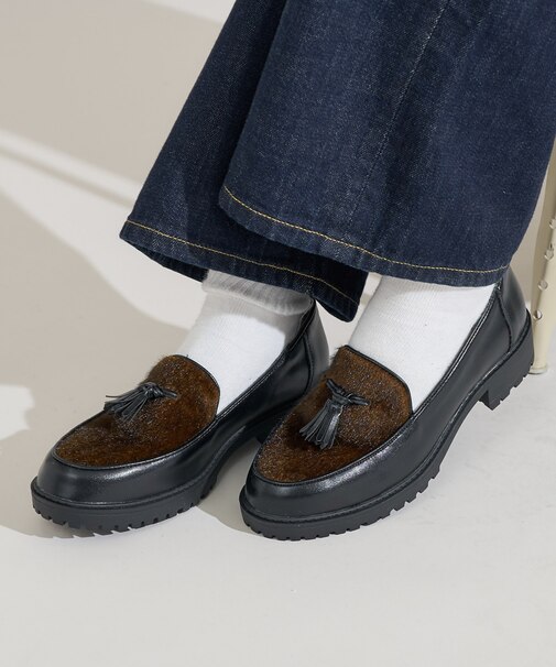 タッセルローファー