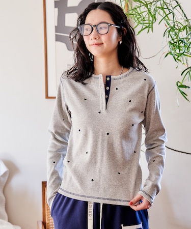 ミニハート刺繍 ヘンリーネック ロンT