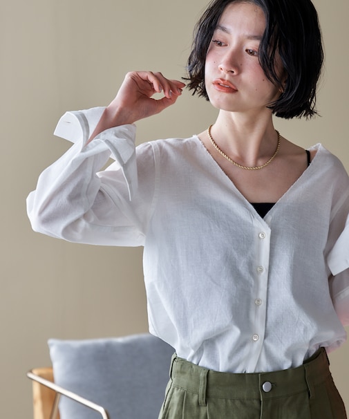 インド Vネックシャツ