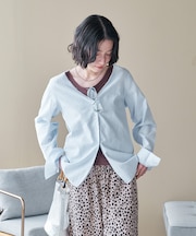 インド Vネックシャツ