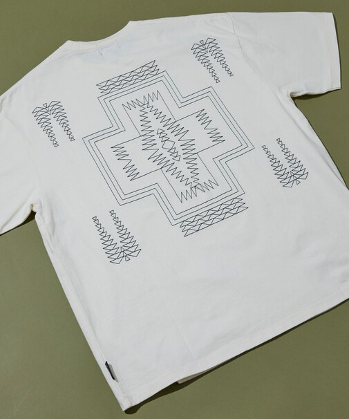 別注 バック刺繍デザイン クルーネックTシャツ