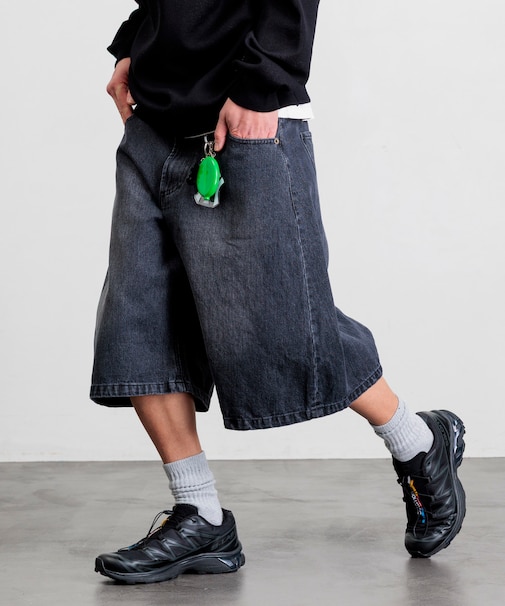 ワイドシルエット ワンウォッシュ カーブデニム クロップド ショートパンツ