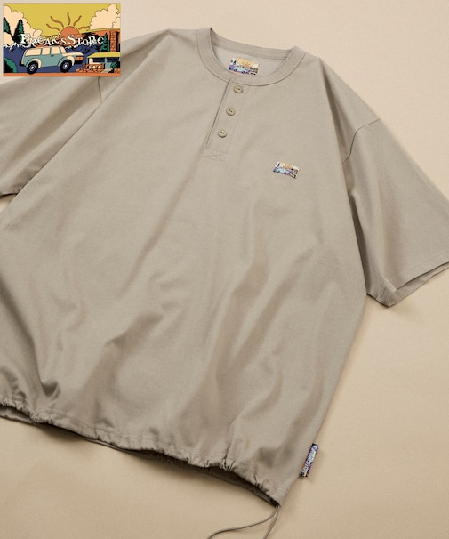 FREAK'S STORE for BEACH & FES リラックスフィット ワンポイントロゴ スピンドル ヘンリーネックTシャツ