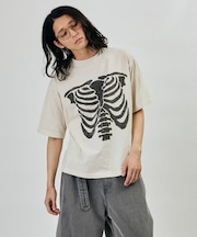 ボーンプリント パウダーブリーチ クルーネックTシャツ