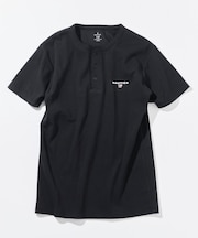 Essentials タイトフィット S/S ヘンリーネックTシャツ