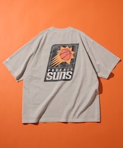 NBA × FREAK'S STORE 別注 ヴィンテージライク チーム バック ロゴ TEE