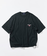 リラックスフィット フラッグロゴ ヘムコード ポケットTシャツ