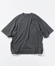リラックスフィット フラッグロゴ ヘムコード ポケットTシャツ / ピグメント