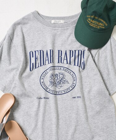 フラワープリントTシャツ