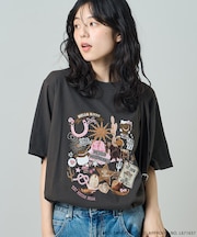 ”HELLO KITTY' Giddy Upコラージュ プリントTシャツ