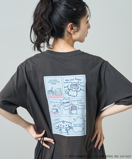 ”CINNAMOROLL” 目隠し コミック柄 プリントTシャツ
