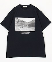 monotone photo TEE