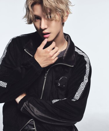 【8月14日 12:00販売開始】UMBRO × ONE OR EIGHT ベロア トラックジャケット