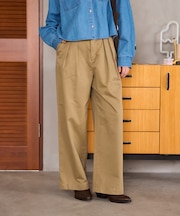 バックシンチ チノパンツ