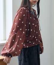 花刺繍 シアーブラウス