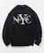 リラックスフィット NYCロゴ クルーネックスウェット
