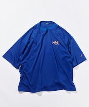 リラックスフィット NYCロゴ クルーネックTシャツ