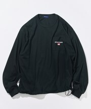 リラックスフィット フラッグロゴ ヘムコード ロングスリーブ ポケットTシャツ