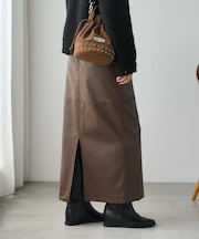 レザレットタイトスカート