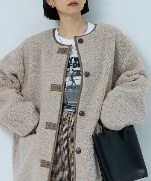 ノーカラーボアジャケット