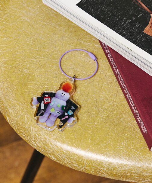 ぷっくり極厚!スタンディングアクキー