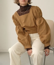【WEB限定】シャーリングショルダーブラウス