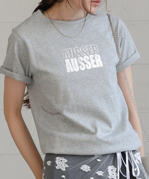 シルバーロゴプリントTシャツ