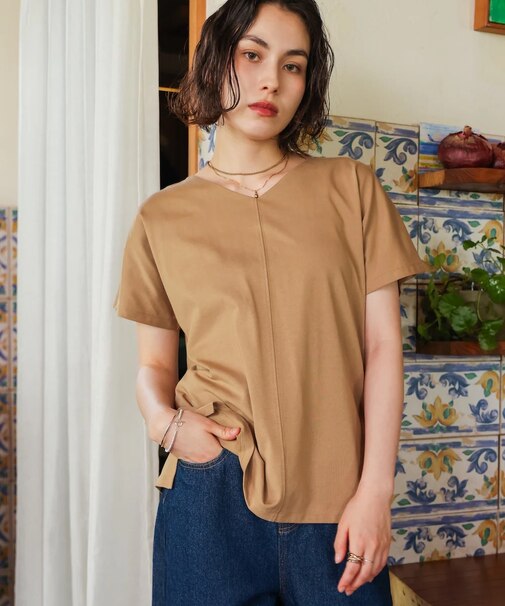 汗染み防止首元スッキリＶネックTシャツ