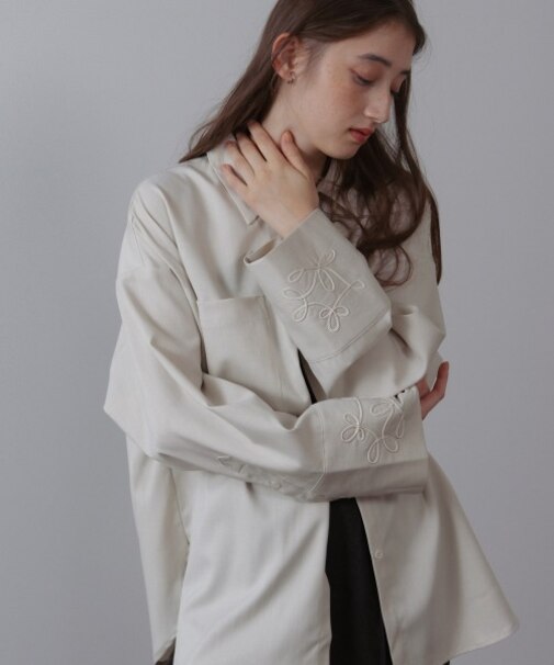 コード刺しゅうワイドカフスオーバーシャツ