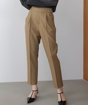 スラっとテーパードパンツ