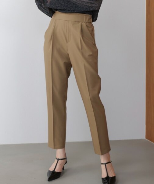 スラっとテーパードパンツ