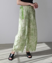 フラワー柄タックパンツ