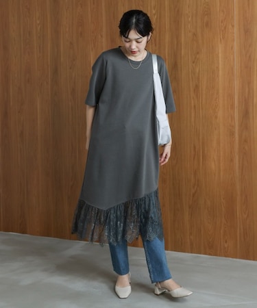 裾レースワンピース