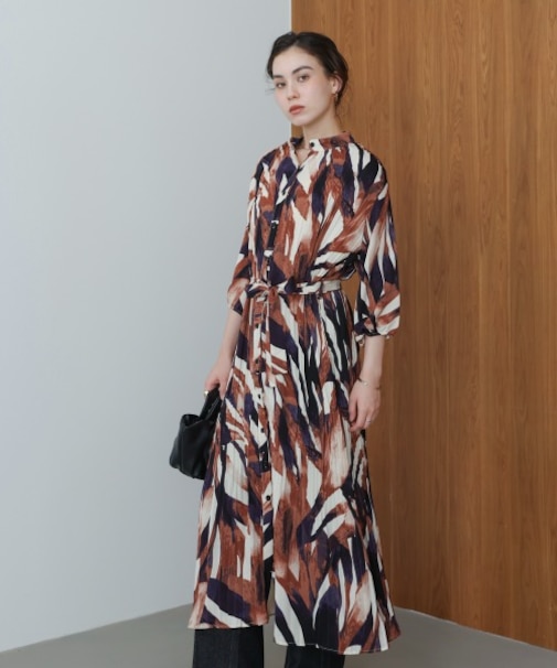 ニュアンスリーフ柄ワンピース