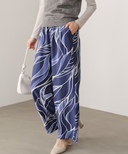 ウェーブリーフ柄パンツ