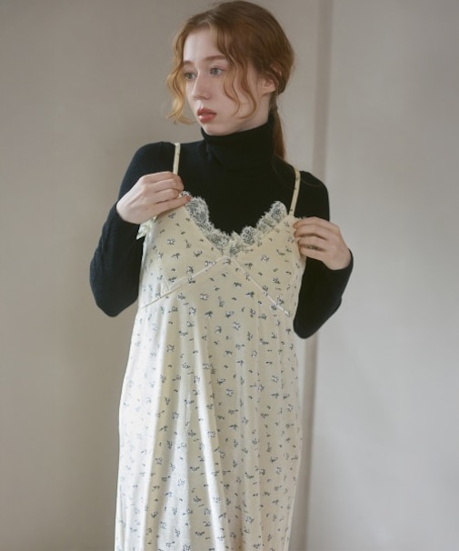 小花柄レース付きベロアキャミワンピース