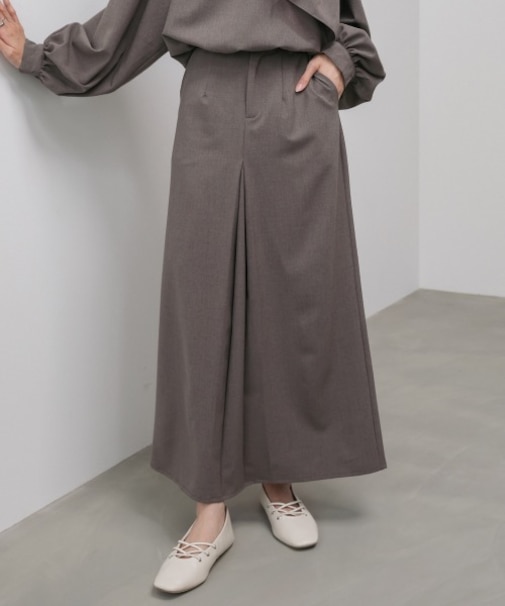フロントタックIラインスカート