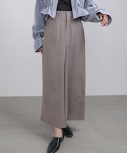 フロントタックIラインスカート