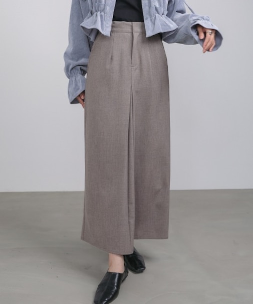 フロントタックIラインスカート