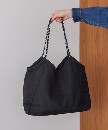 エンボスチェーンバッグ