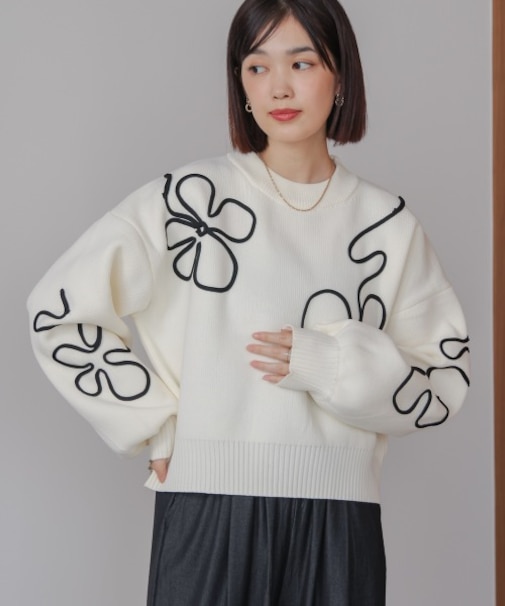 コード刺しゅうニット