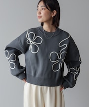 コード刺しゅうニット