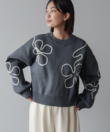 コード刺しゅうニット